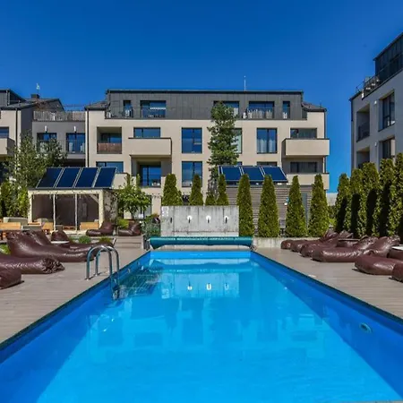 With Pool View Апартаменты Паланга