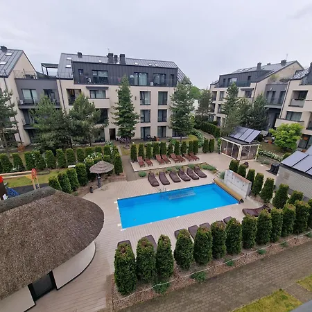 Apartment With Pool View